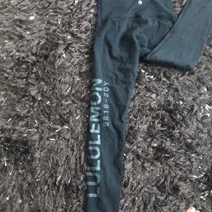 Black lululemon aligns